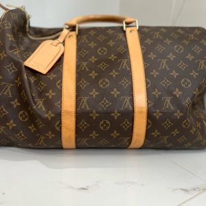 Louis Vuitton bag like New!!